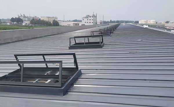 某中学室内体育馆永靖排烟窗改造项目