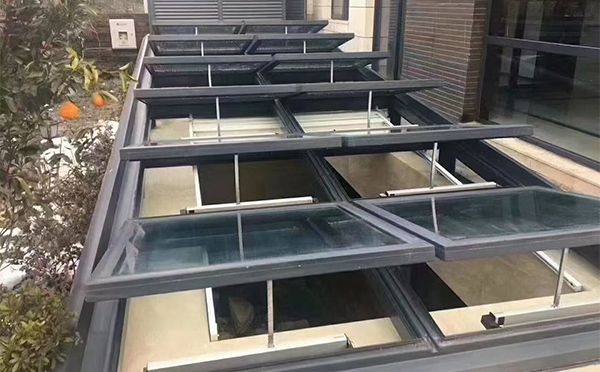 某轨道交通车辆维修车间永靖排烟窗应用