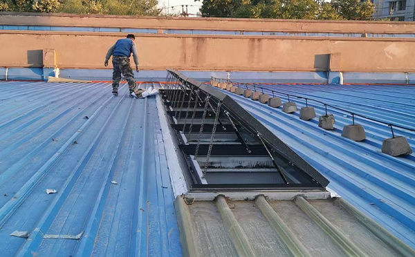 某区域性物流仓储中心永靖排烟窗系统安装项目